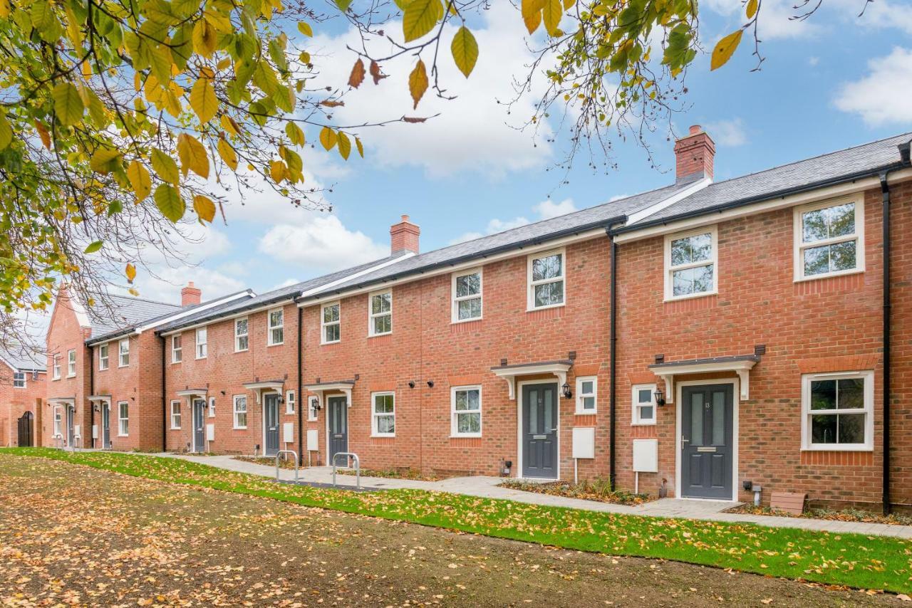 7-11 Kings Park Villa Bicester Exterior foto