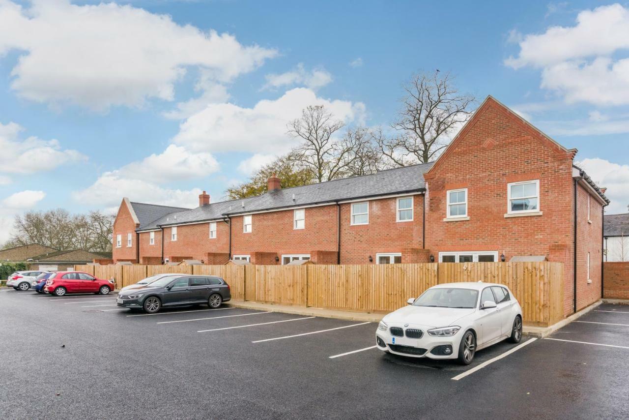 7-11 Kings Park Villa Bicester Exterior foto