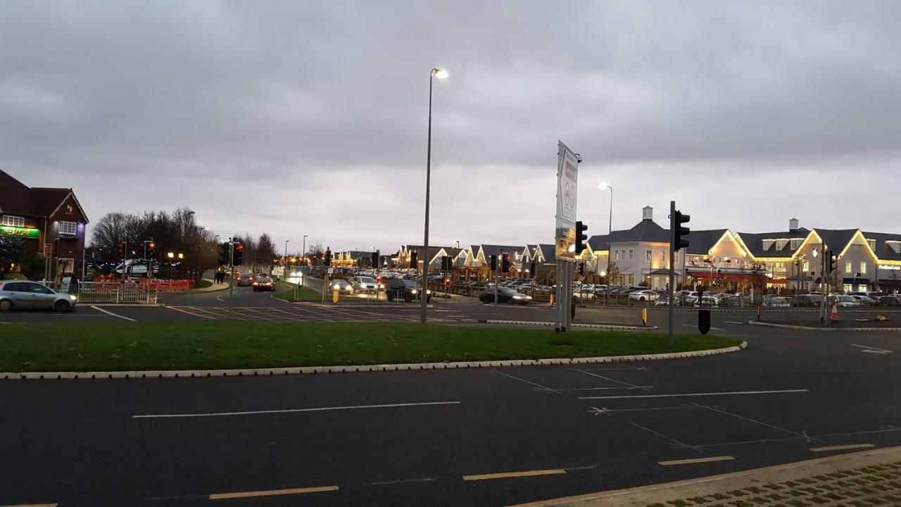 7-11 Kings Park Villa Bicester Exterior foto